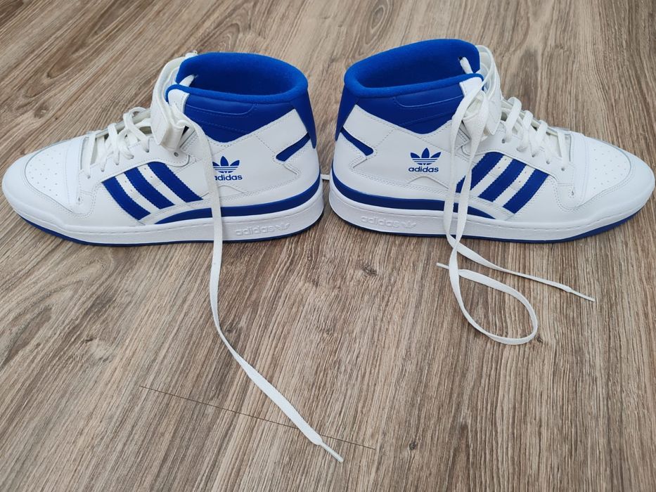 Кроссовки Adidas