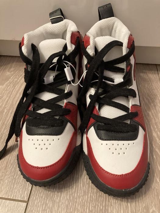 Високи маратонки Zara