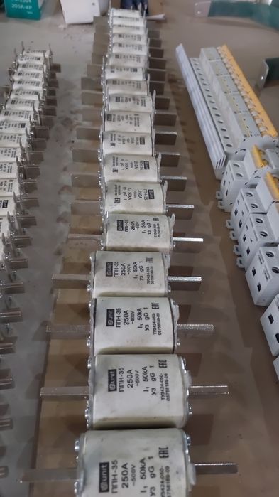 Продам автоматы и предохранители