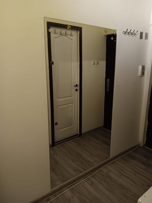 Proprietar, închiriez garsonieră central .