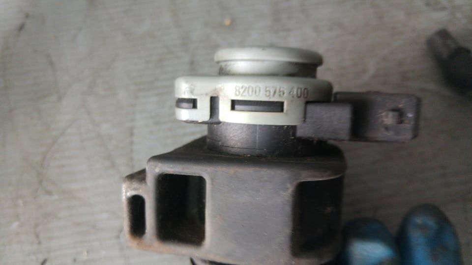 electrovalva supapa vacuum renault laguna 3 2.0 dci m9r 8200575400