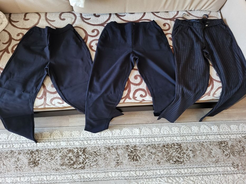 Продам три пары школьных штанов для девочек