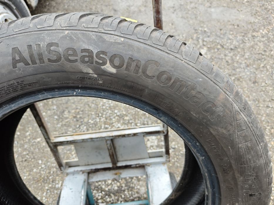 235/55/18 Continental All season contact