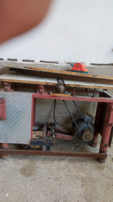 Taxta kesuvchi stanok