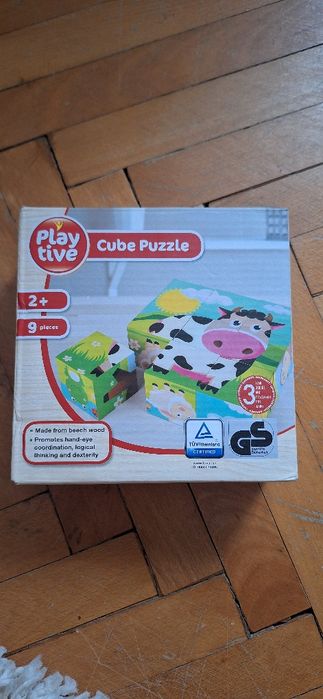 Puzzle colorat din lemn
