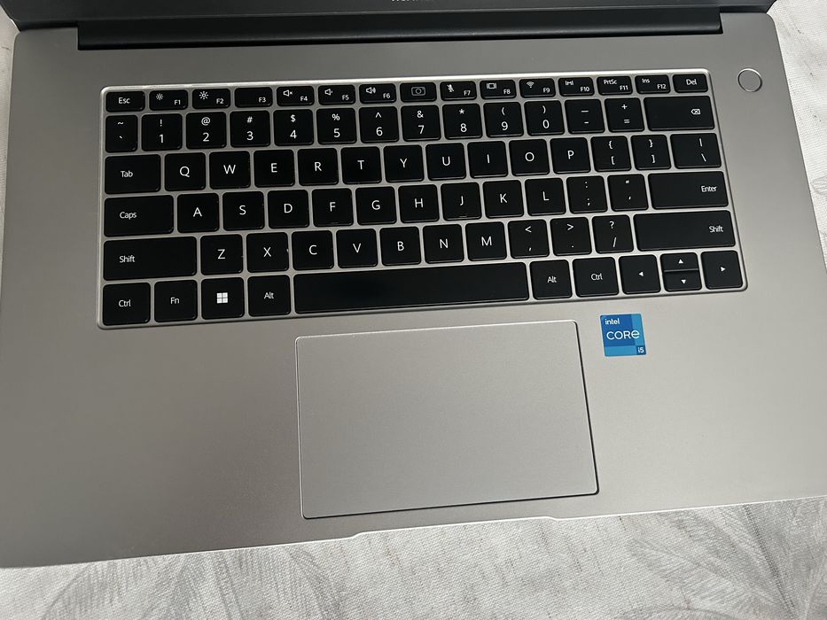 Huawei MateBook D15 – Intel i5 / 8 GB RAM / SSD 512 GB