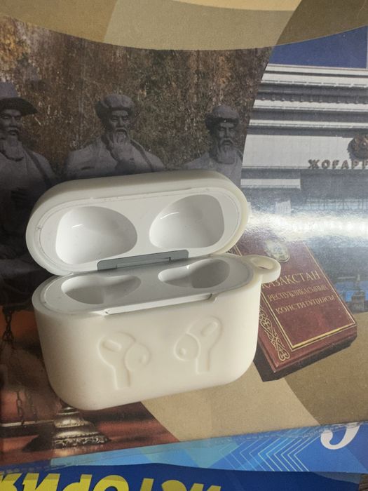 AirPods pro 1 кейс без наушников