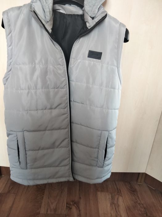 Продам демисиэоные куртки