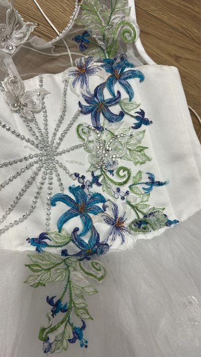 Платье нарядное 6-8 лет