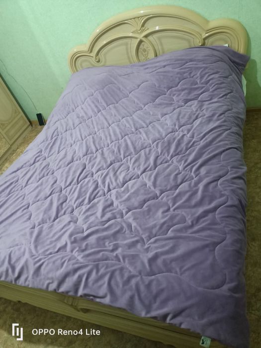 Кровать в хорошем состояний