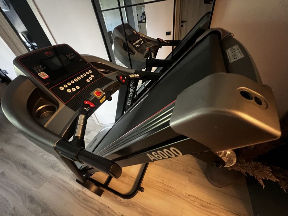 Bandă de alergat electrică BodyFit A6000 – 3.25 CP, Înclinație 15%, Bluetooth