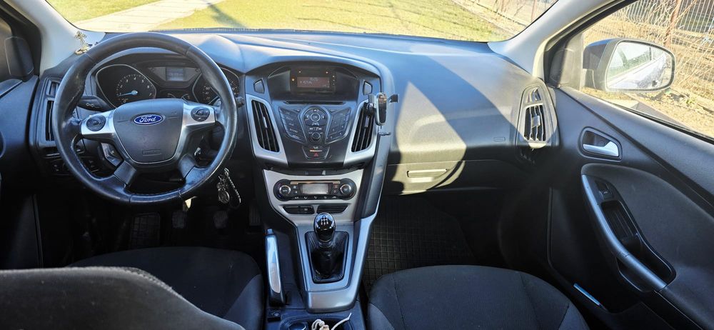 Vând Ford focus din2012