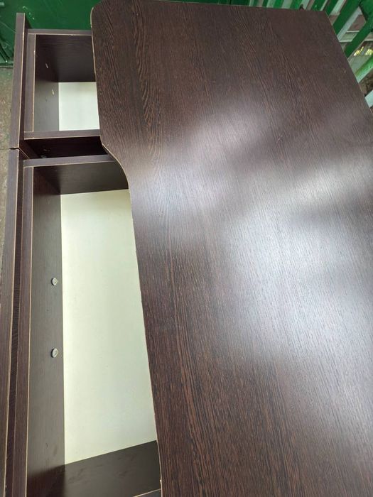 Письменный стол(yozma jadval)