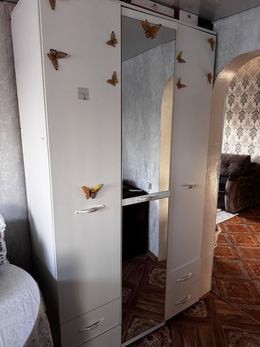 Продам шкаф находится в Бишкулье!