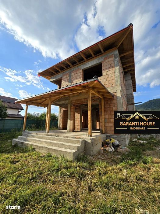 Zona Marul de Aur, casa P+E, 152.45 mpc, 120 000€ negociabil