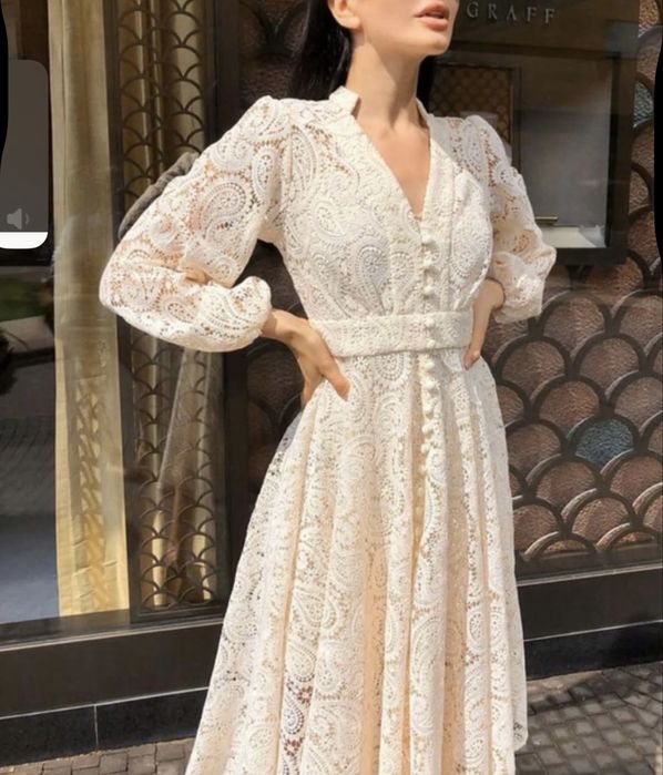 Бежевый платье продам