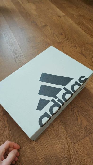 Sneakers barbati Adidas ,marimea 45, noi cu etichetă.