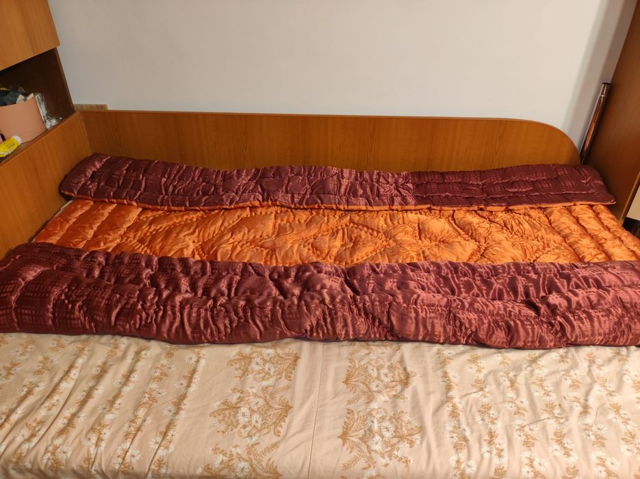 Vand o plapumă din lana 100% de oaie nou-nouta