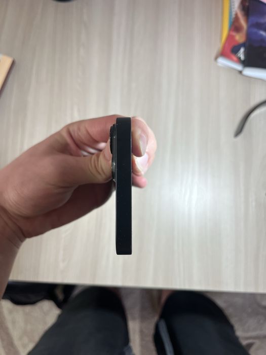 Продам Iphone 14