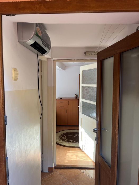 Ofer spre inchiriere garsoniera la casa