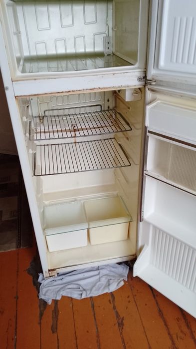 Продам холодильник