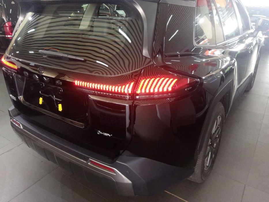 Toyota RAV4 Model Dual-Engine 2.0L Two-Wheel Drive Luxury Edition