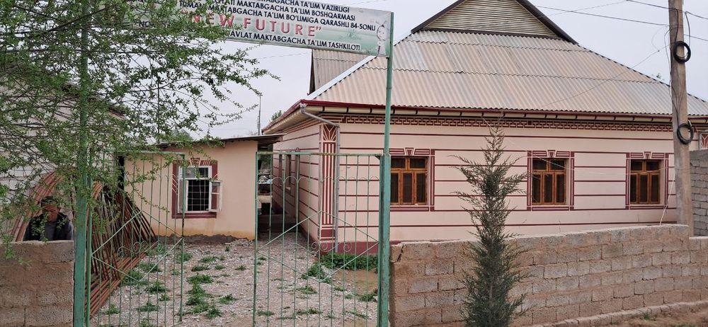 SROCHNI! UY SOTILADI! 50o'rinli bog'cha, issiqxona va do'konlari bilan