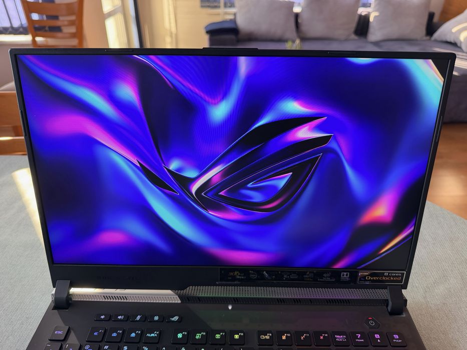 ASUS ROG SCAR 17 Ryzen 9 / RTX 3070 / 32GB / 2TB / 300Hz + ROG Eye S