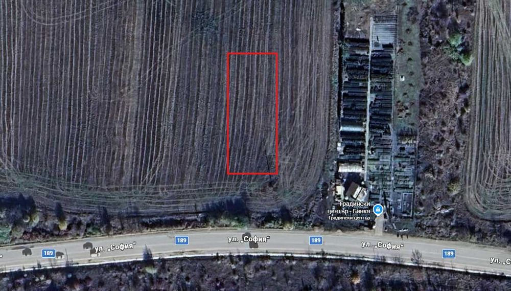 Парцел в район Банкя в близост до регулация