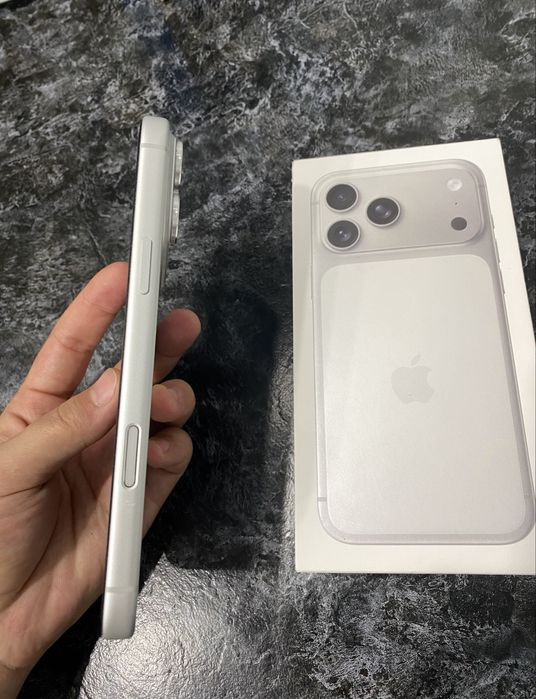 Продам Айфон 17 про макс