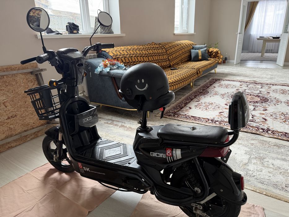 Электроскутер новая (Мопед)