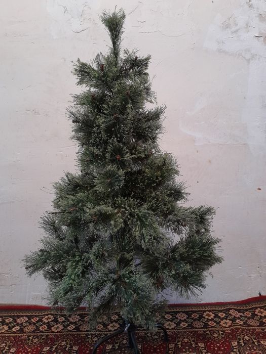 Ёлка,высота 120,состояние бу,прочные