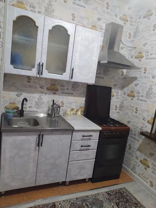 Не Маклер!!! Продаётся 5-комнатня квартира в хорошем в удомном районе