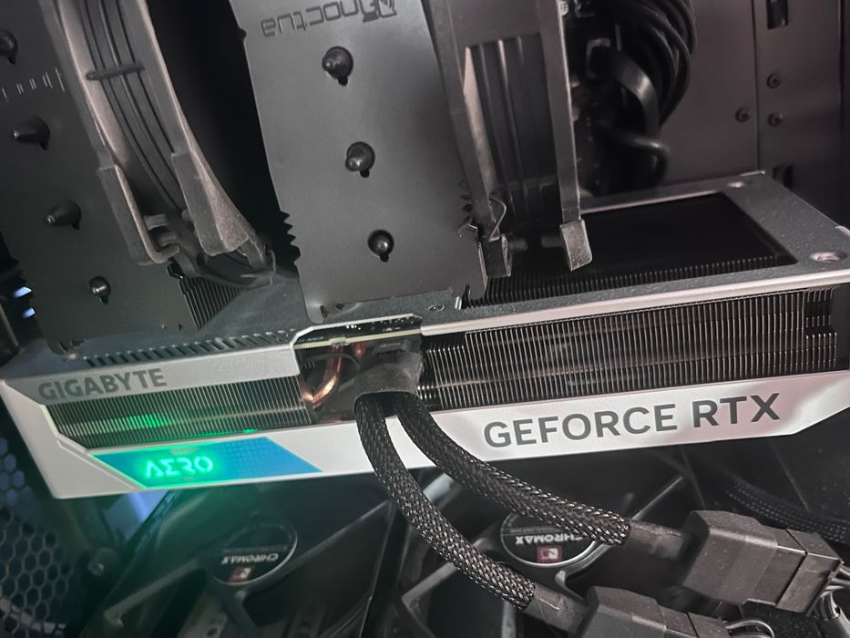 Gigabyte 4070 Aero 12gb видео карта БЯЛА