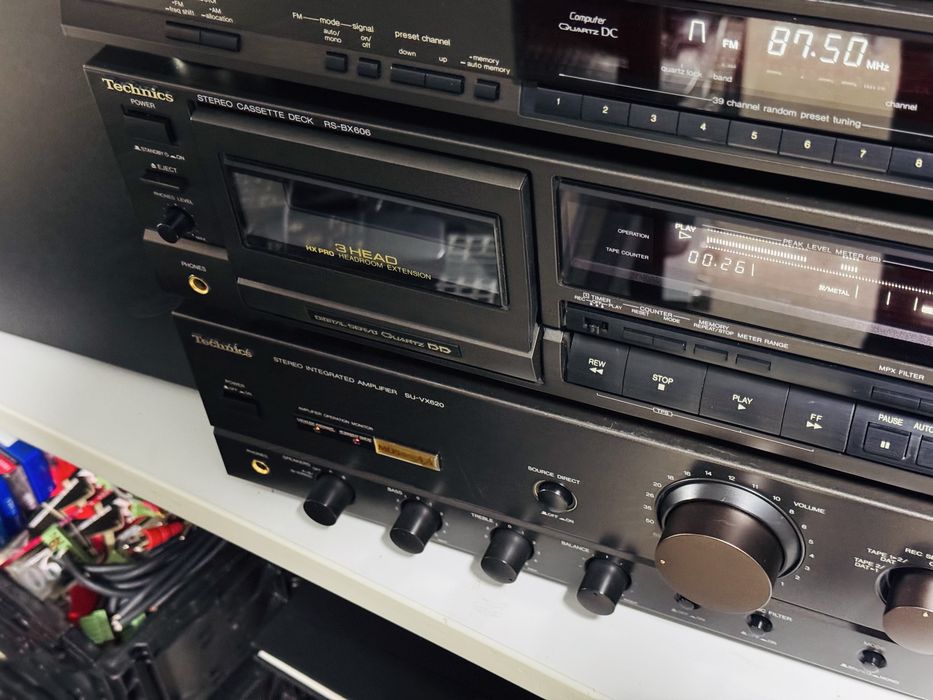 Linie audio TECHNICS-boxe, pick-up, amplificator, deck,CD-player,tuner