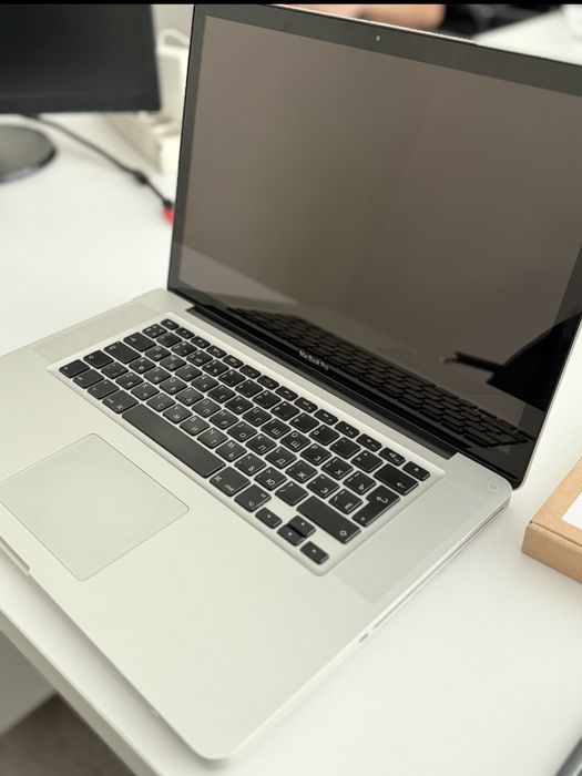 Продам в MacBook Pro 2011 год, диагонал 15 дюймов