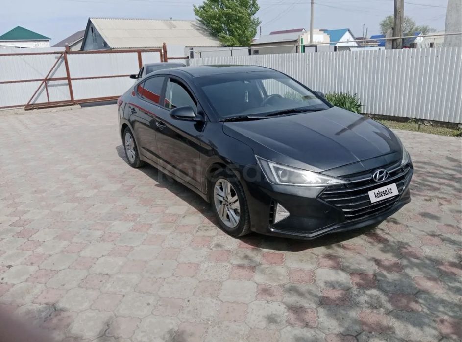 Hyundai Elantra 2019 года