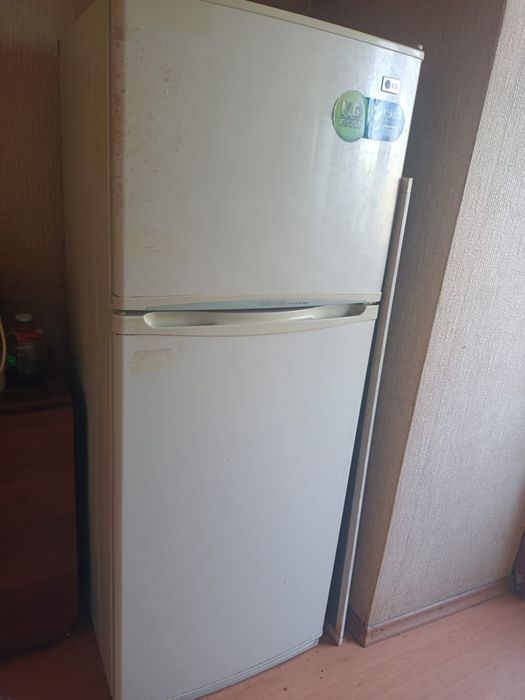 Холодильник  доставка 10000