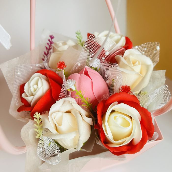 Буквет от сапунени рози за свети Валенти,8 март,Рожден ден,имен ден