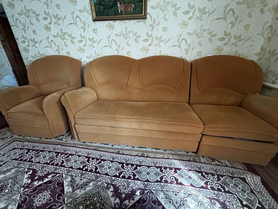 Диван сатылады срочно