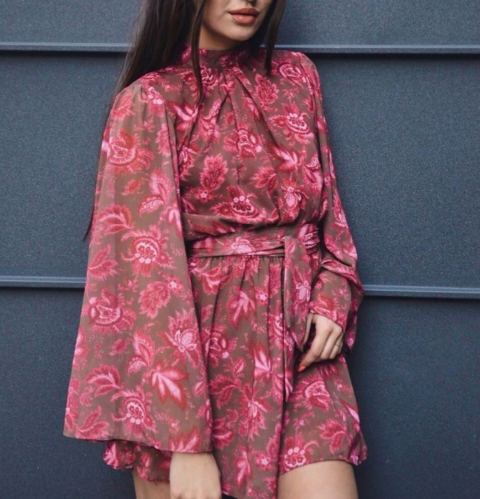 Продам красивый комбинезон