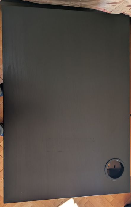 Продавам бюро Ikea