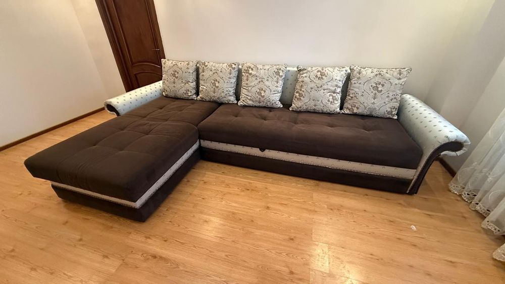 Диван в хорошем состоянии