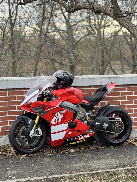 Se vinde Ducati Panigale V4S sau schimb