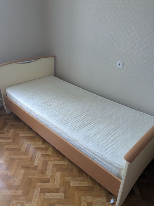 Продам кровать односпальную