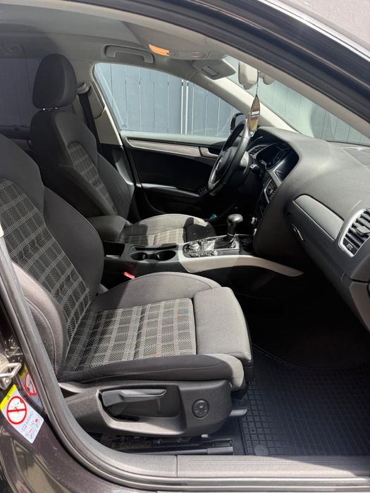 Audi A4 B8 2.0 143 cai facelift