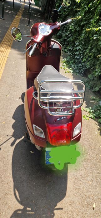 Piaggio Vespa 300 GTS scuter moto
