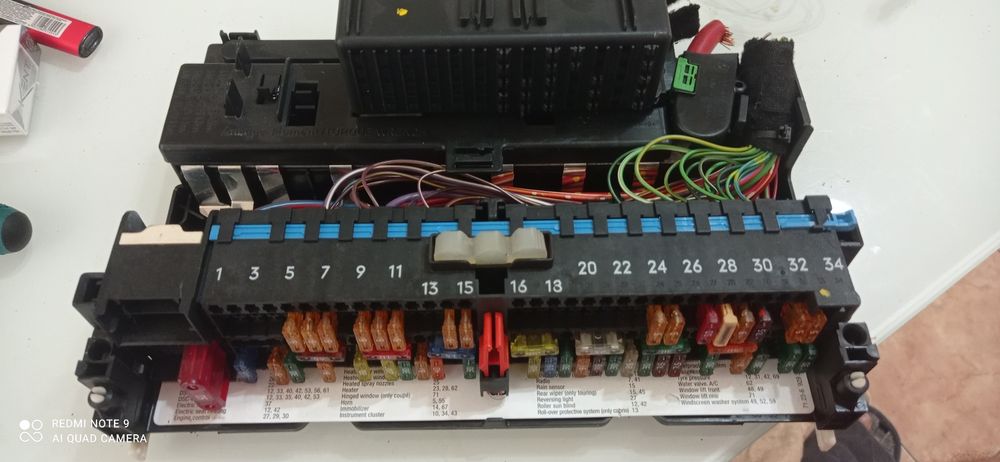 БМВ е46. Блок предохранителей