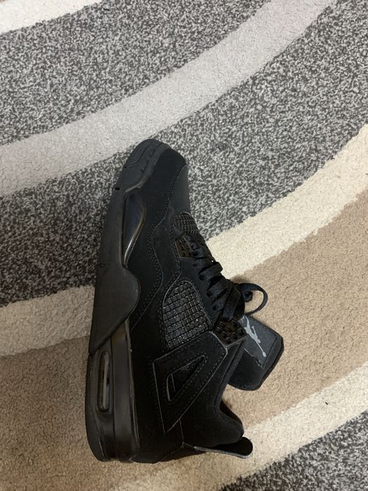 Jordan 4 black cat