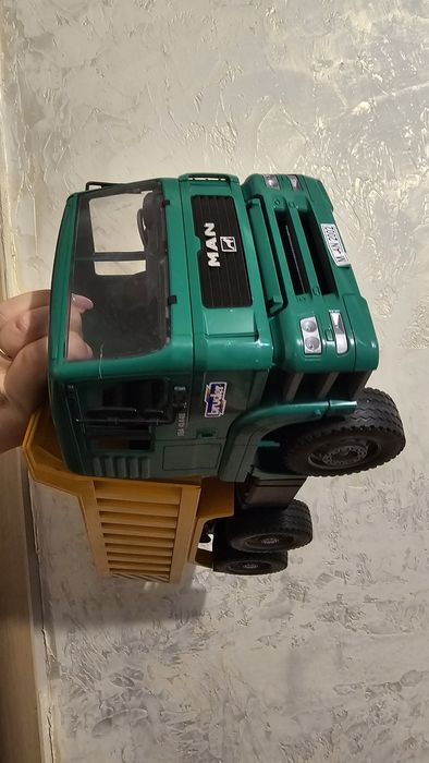 Самосвал Bruder— легендарное качество!